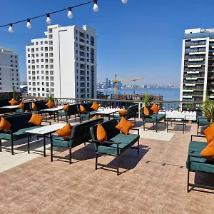 Nur & Terrace Cafe Отель